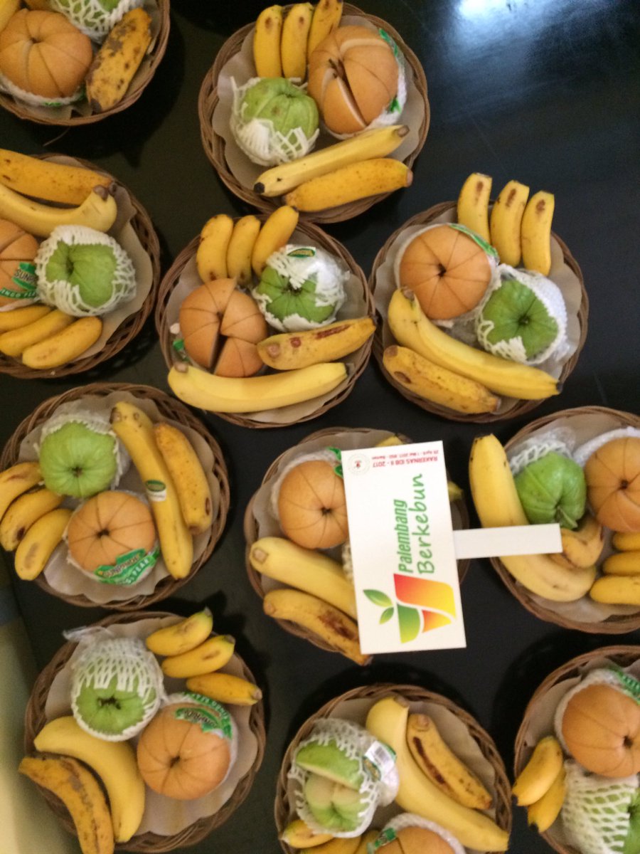 Makan buah lebih baik sebelum makan berat #RakernasIBD2017
#BijakKelolaSampah
#BuahPastiSunprise
#SolusiMenujuSukses