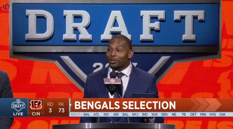 Our very own @VinnyRey announced our 3rd Rd Draft pick, DE Jordan Willis! #Bengals50  🎥: go.bengals.com/2puRXzL https://t.co/LS8Kx1abS3