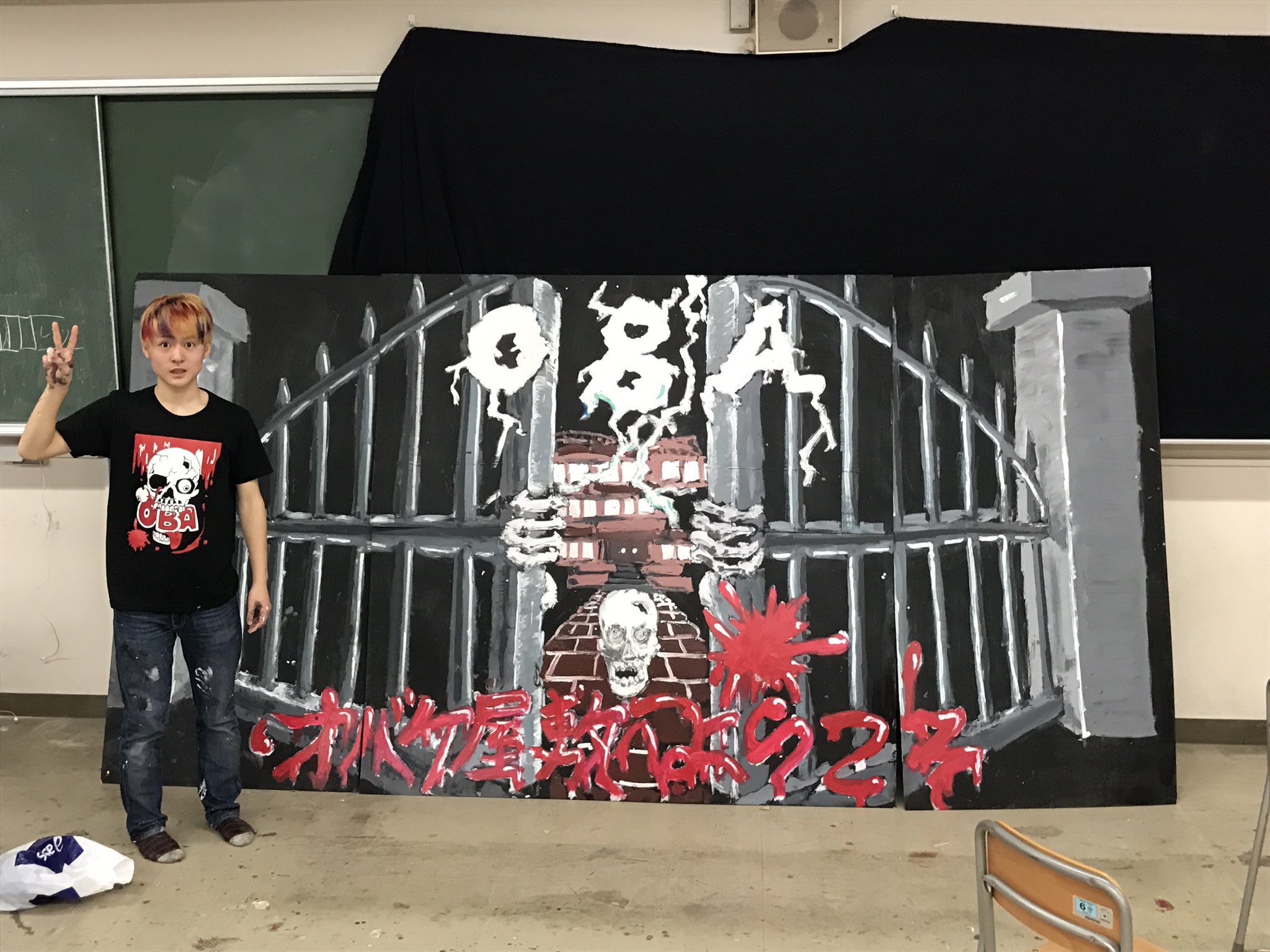 麻布学園70th文化祭 オバ展 外装の絵が完成しました 上手いですね 麻布学園70th文化祭 オバ展 外装の絵が完成しました 上手いですね