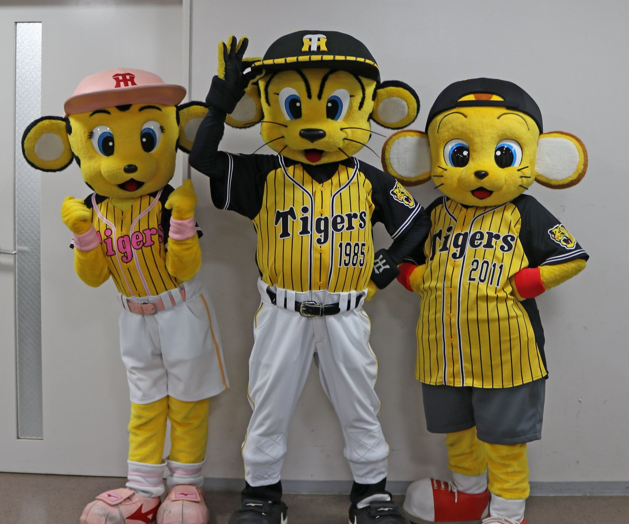 阪神タイガース on X: 阪神タイガース on X: