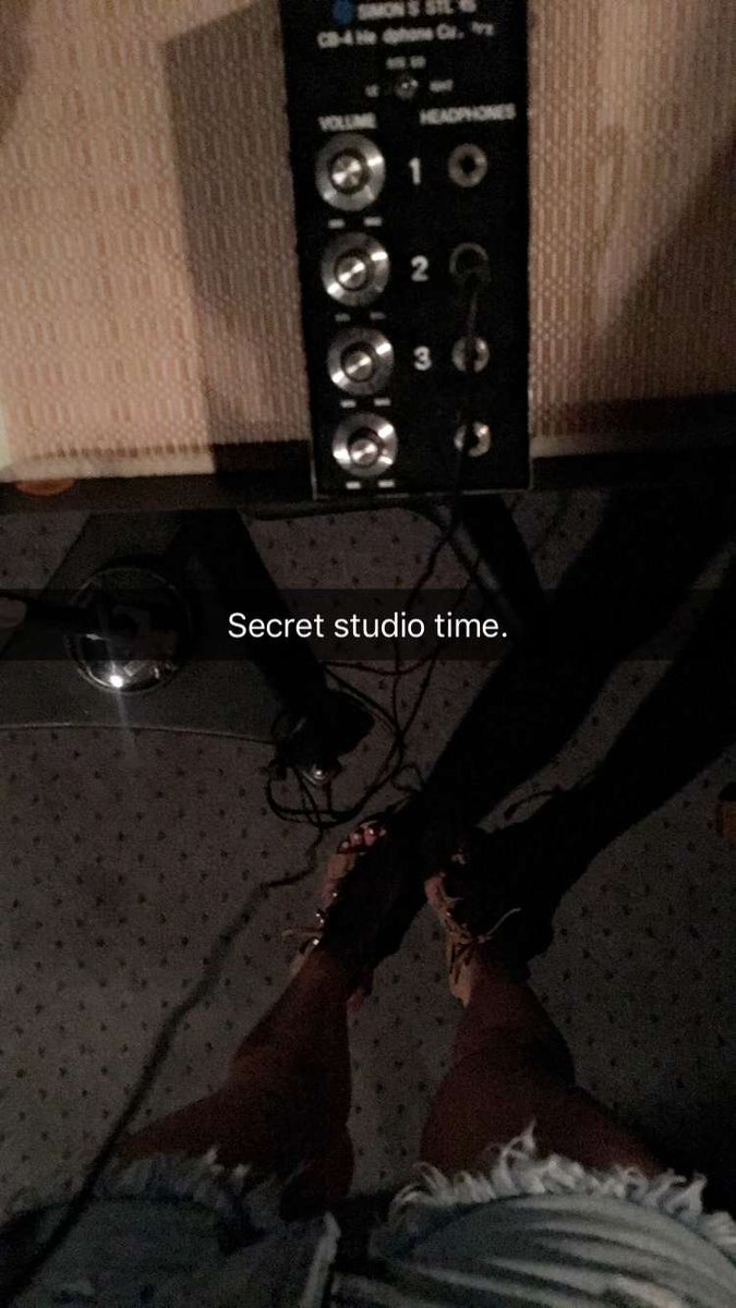 KelseaCentral's tweet image. #KB2