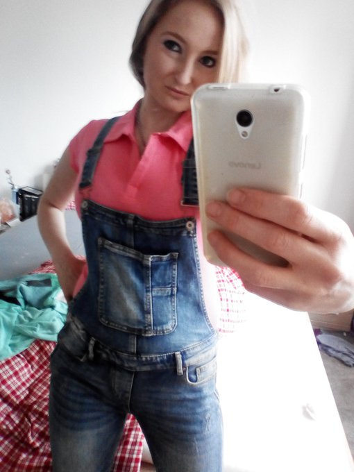 Selfie mania https://t.co/JUOz5arVhc<a href="/tag/sex"class="tags"><span>#sex</span></a><a href="/tag/porn"class="tags"><span>#porn</span></a><a href="/tag/camdolls"class="tags"><span>#camdolls</span></a>