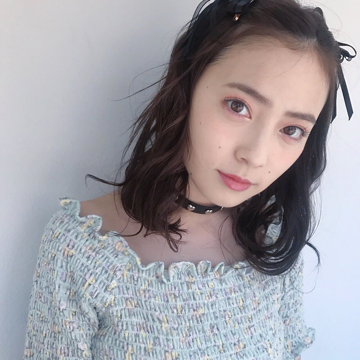 前髪を上げて自撮りする池上紗理依♪