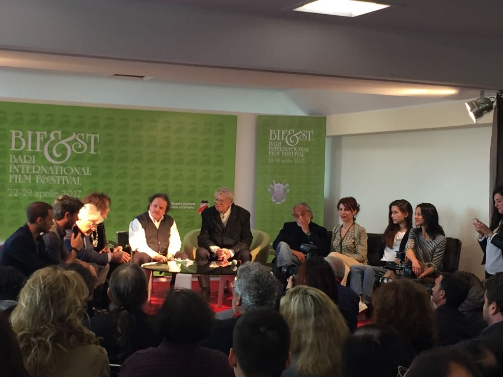 #Nobilibugie incontra la stampa al #bifest2017

#claudiacardinale #giancarlogiannini #raffaelepisu