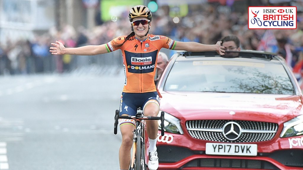 One of their own 👏👏👏

A wonderful moment as 🇬🇧 <a href="/lizziedeignan/">Lizzie Deignan</a> celebrates victory <a href="/letouryorkshire/">Tour de Yorkshire 🚴</a> in Harrogate.

#WTDY