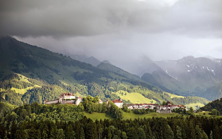 LVRoadTrips's tweet image. A deux pas de la France, la #Suisse est un territoire parfait pour un #roadtrip ! via @bilanmagazine  bilan.ch/bilan/road-tri…