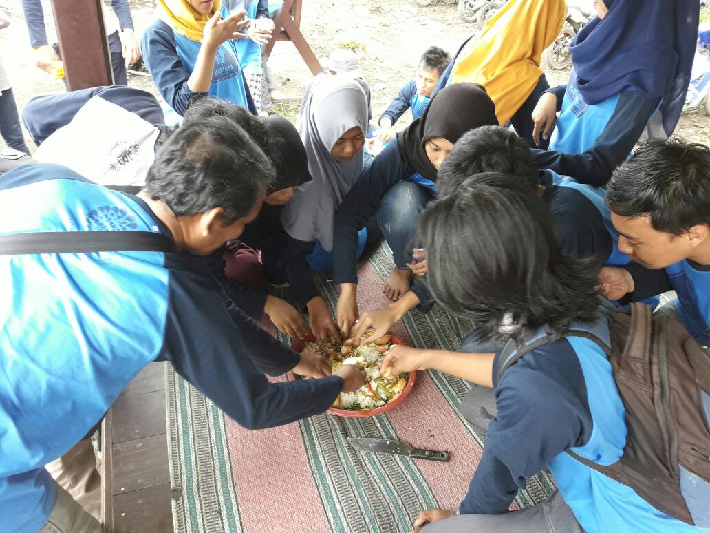 Makan makan bareng...