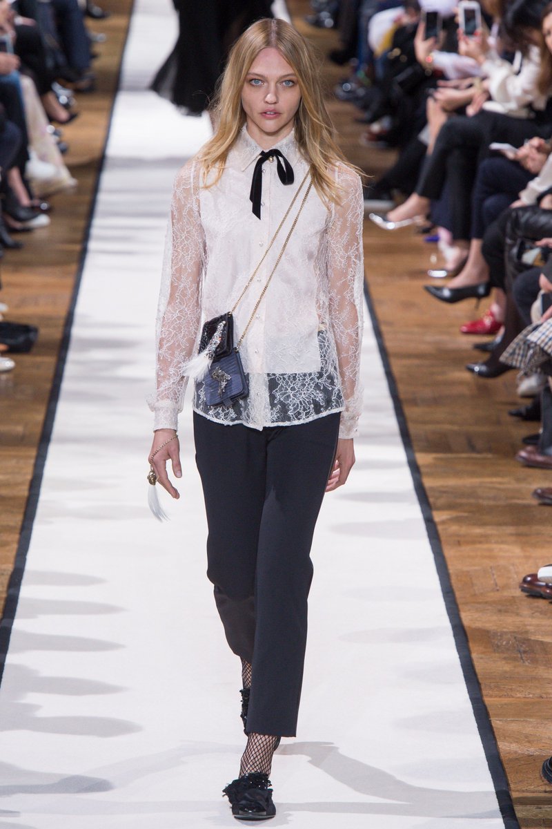 EStarProModels's tweet image. Lanvin Fall 2017 Ready-to-Wear Collection Photos - ... - estarproductions.com/lanvin-fall-20… #modeling #fashion #teen #bikini
EStarProductions.com