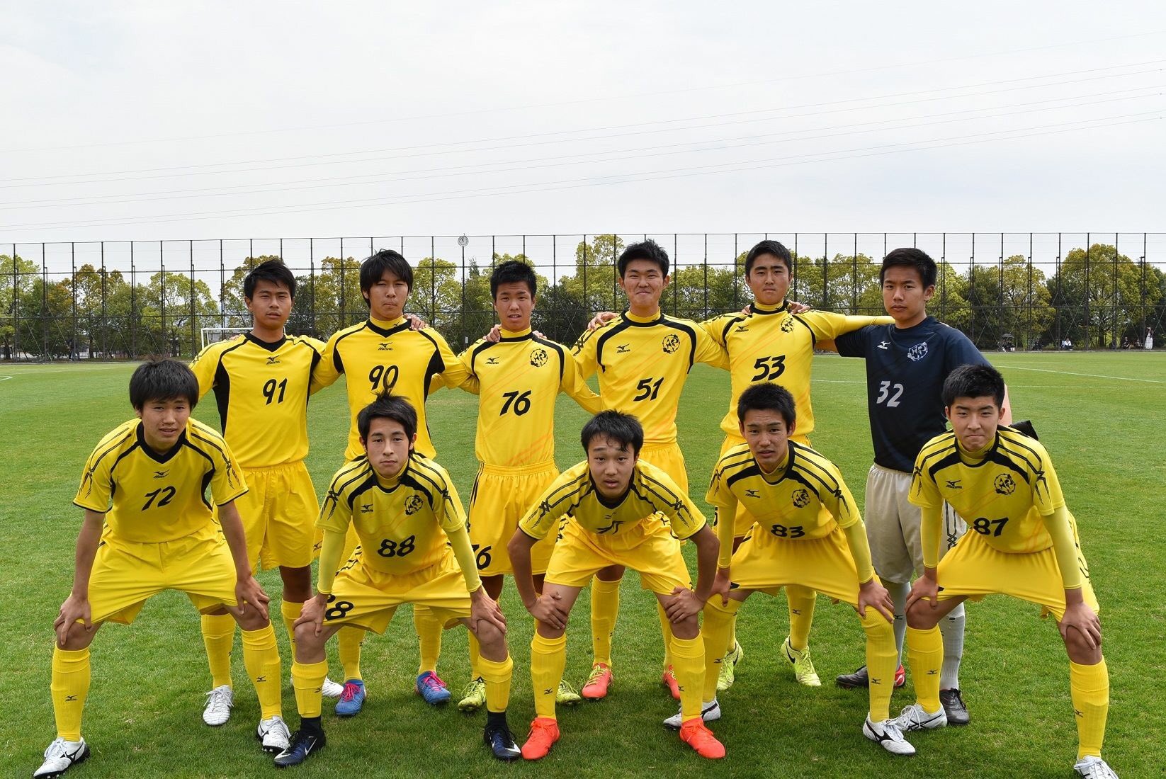 京都廣学館高校サッカー部 Twitterissa 高円宮杯 トップリーグ 第5節 Vs東山高校 0 2 2失点ともこちらのミスでの失点 東山 高校の縦に速いサッカーに翻弄された結果 ミスが出ました 後半は立ち上がりからボールを持つことができましたが 堅いディフェンスに阻