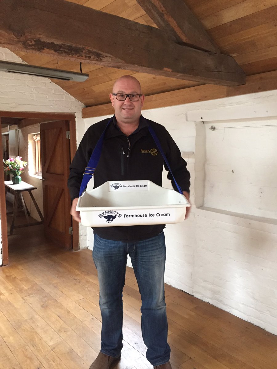 Roaming duck ticket seller ready for the off... keep him busy and buy lots of ducks <a href="/HerefordRotary/">Hereford City Rotary Club</a> <a href="/LukeConod/">Luke Conod</a> <a href="/wiggled/">Heather Gorringe</a>
