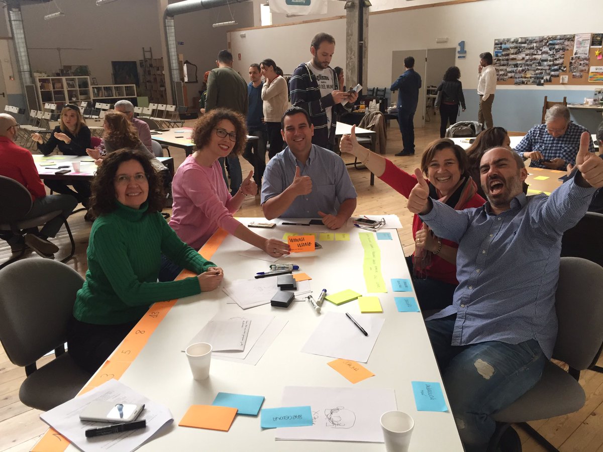 JuanmaGomeR's tweet image. Así curramos en #EstimationAtScale de #Rod2BAOS 😄😄😄