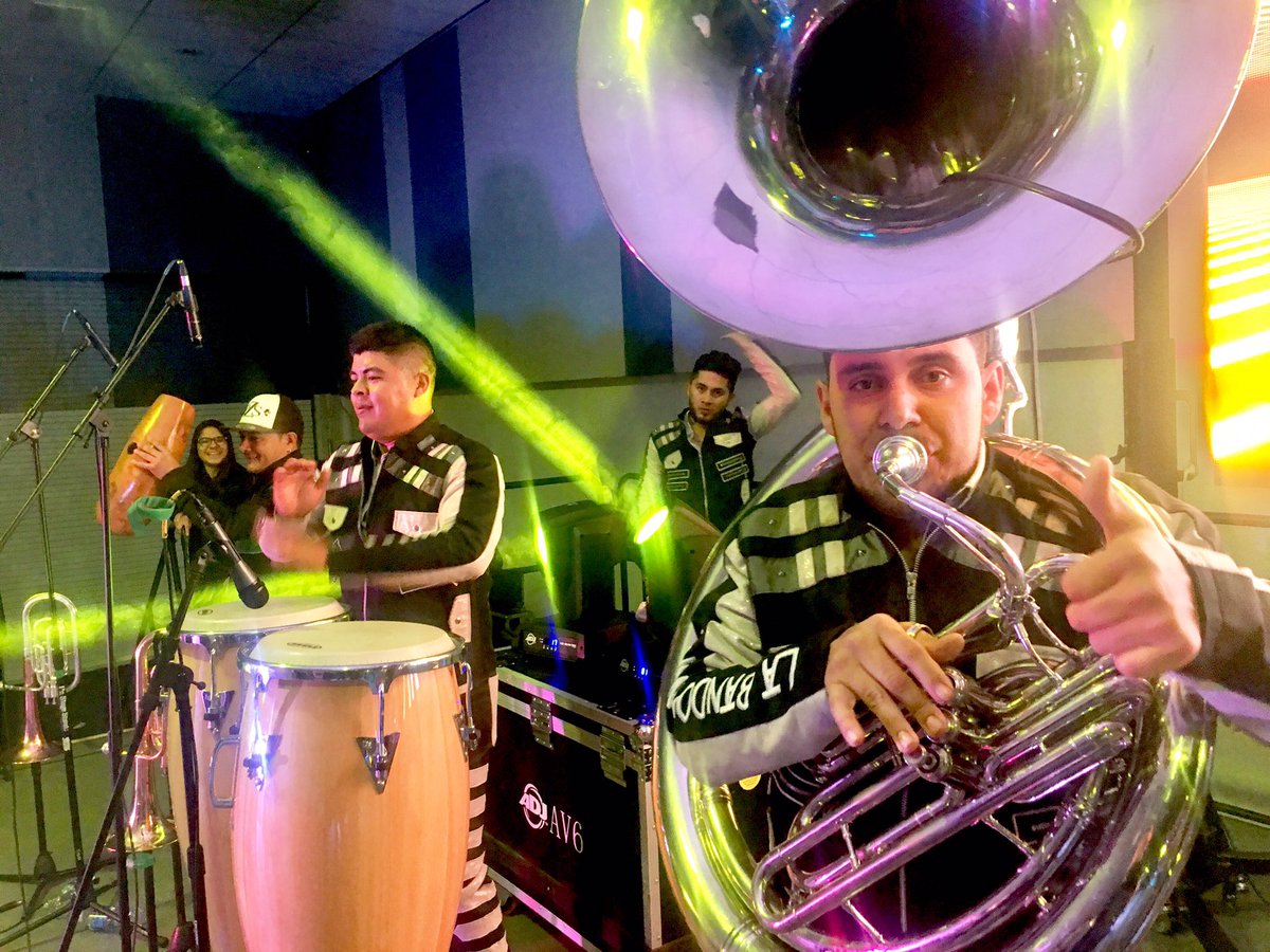 b_ranchoviejo's tweet photo. Gracias a Dios ya quedo el Primer evento de esta Gira!!! Gracias Grand Junction CO #quemachin la pasamos #LaSopaDeTuPropioChocolate https://t.co/kIPDDeVlpK