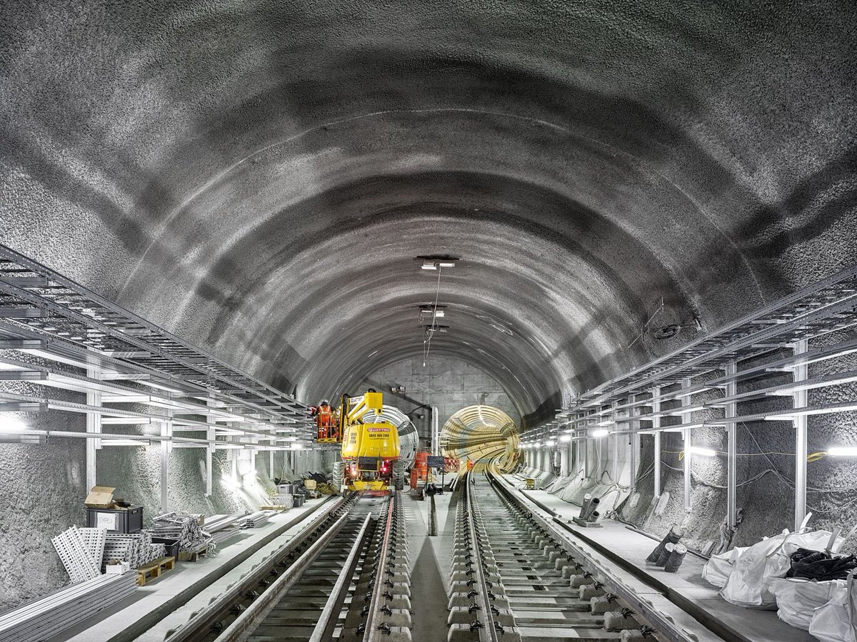 RoyalArsenal007's tweet photo. Exclusive new photos, courtesy @WiredUK @Crossrail #TunnelDesign #21st century Opening next year https://t.co/2wCSMX7Tew