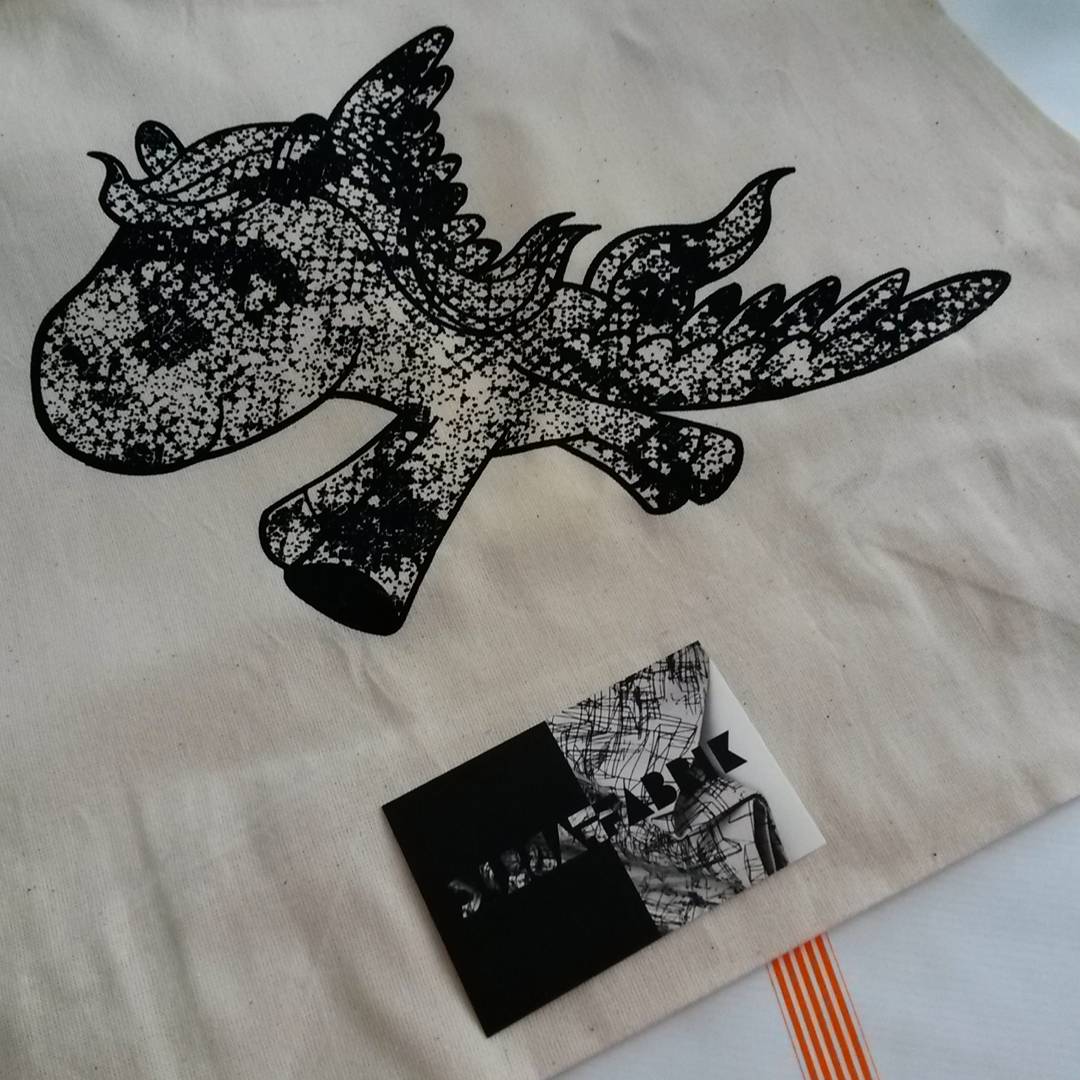 djangogirls_vie's tweet image. We got the niiiiiicest bags feat. a specially screen printed version of the #djangopony by fabricfabrik!! 🦄💛 #dgvie