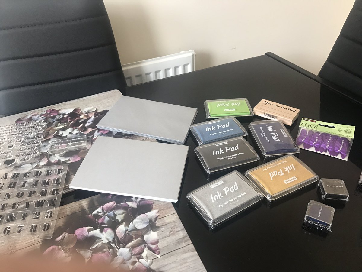 SmoothOperatio3's tweet image. I have been asked to help organise wedding anniversary cards/renew vals pleasure to use my artistic skills!