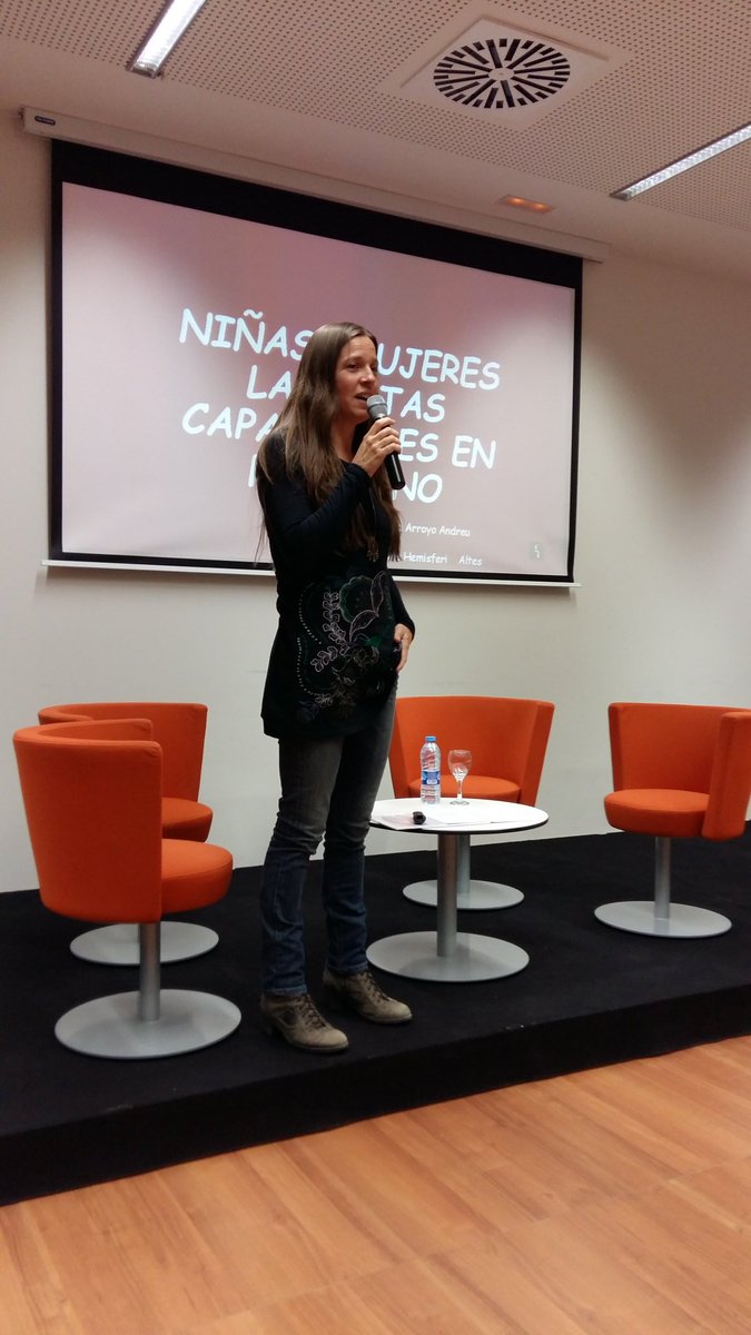 SUSANA ARROYO A I Jornada Altes Capacitats a Tarragona. Gènere i altes capacitats. <a href="/CentroCadis/">CentroCadis</a> @Violet02art <a href="/sonyviva71/">SÒNIA</a> <a href="/HemisferiAACC/">Hemisferi AACC</a>