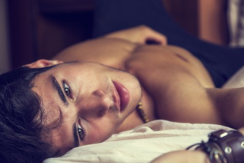 Gay Telefonsex für Liebe unter Männern. Welcher Mann hat Lust gemeinsam zu wichsen? #geil #notgeil #harterschwanz #homo 09005 – 662 663 18