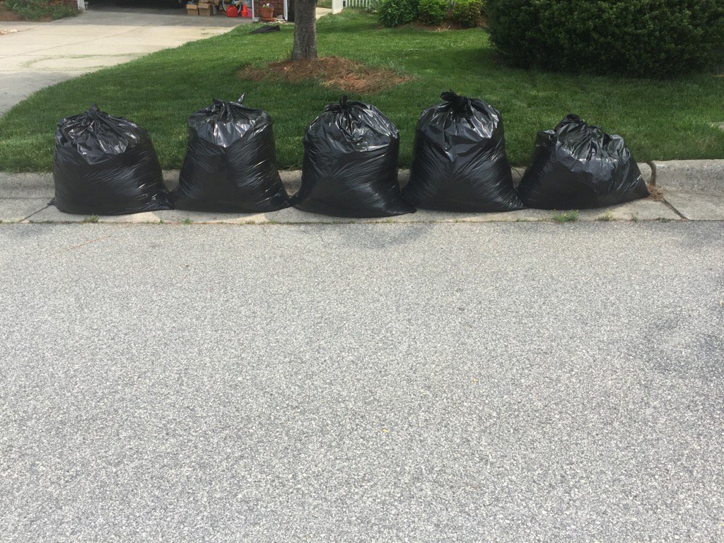 RP_F3Udders's tweet image. My yard no longer resembles the Vietnamese jungle circa 1969 #Winning #OnToTheNextProject #BusySaturday