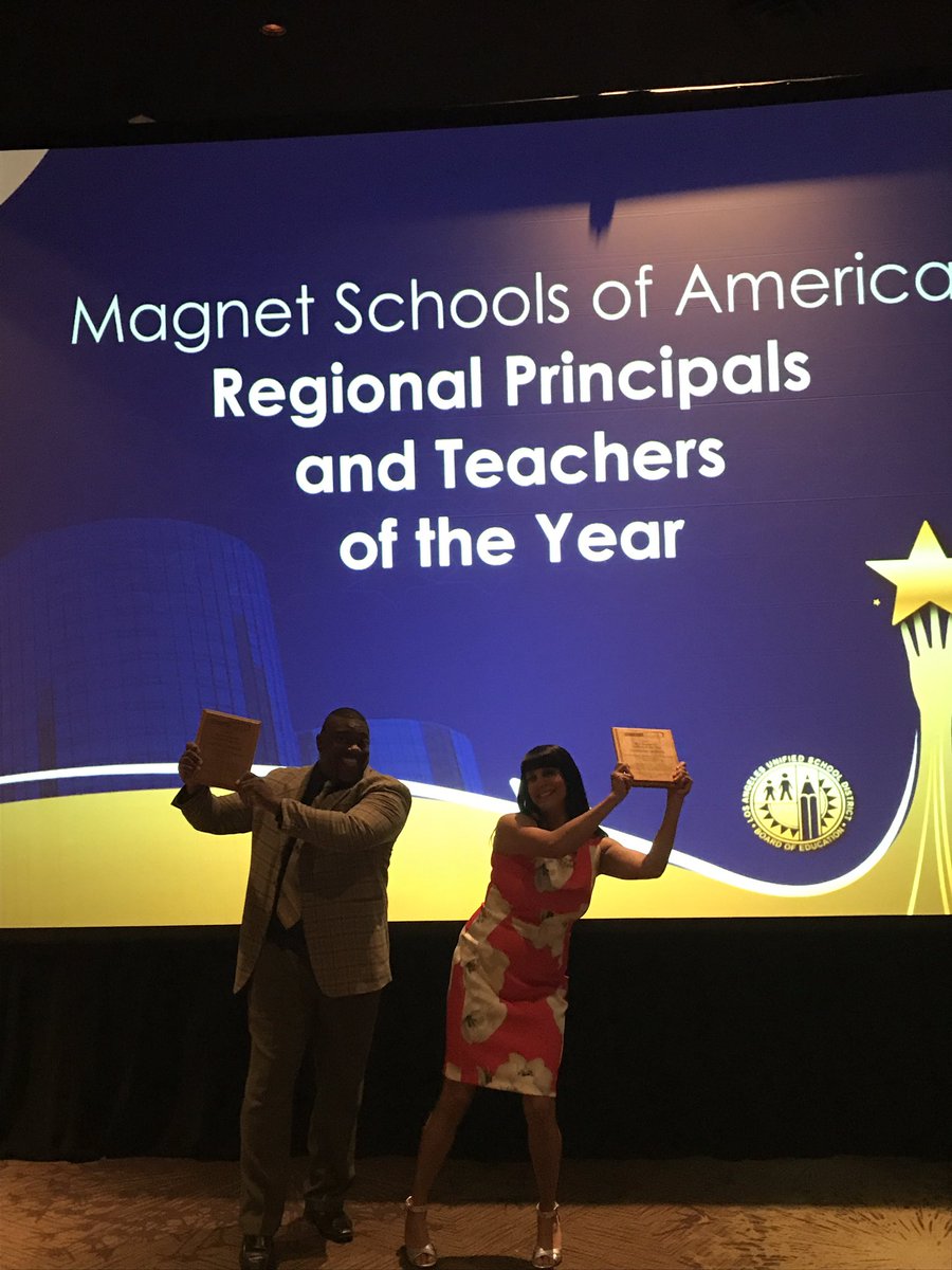 Buckner3rd's tweet photo. Congratulations to @STEMCoachSteph and @GCroomes for region 7 teacher and principal of the year! @LOuvertureElm #WPSproud https://t.co/7u7GYtJdyD