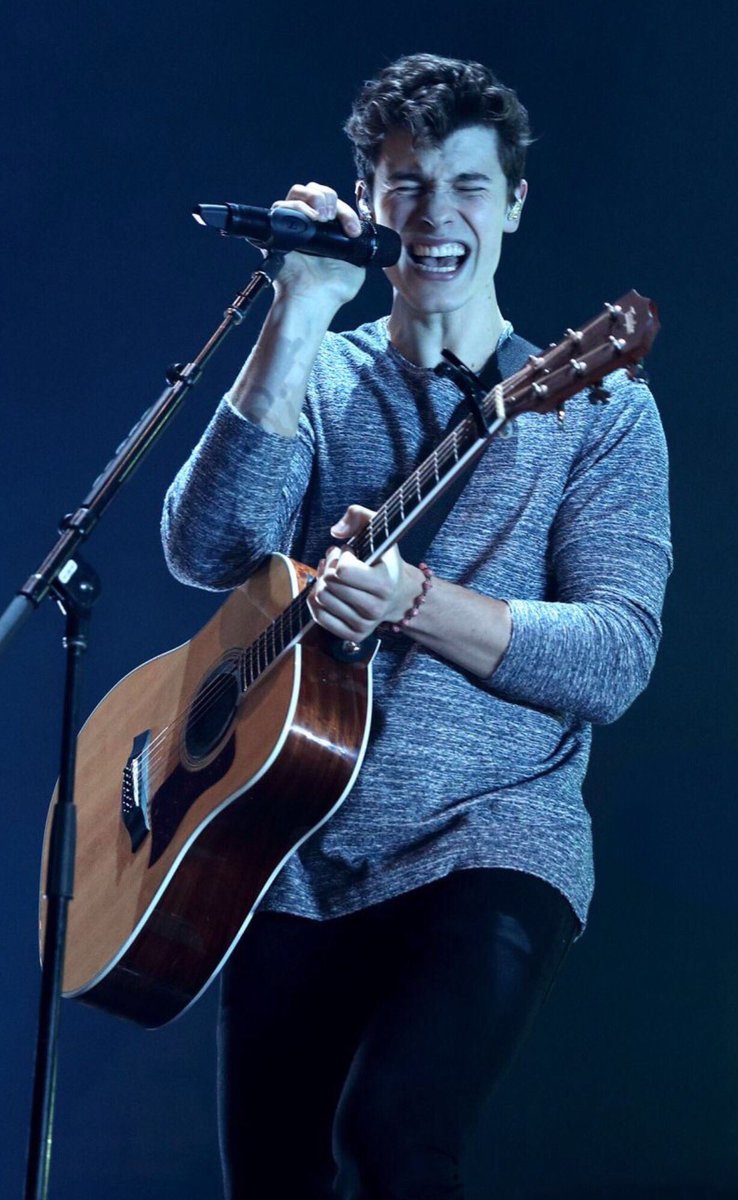Shawn Mendes Updates on Twitter "HQ Shawn performing in Manchester