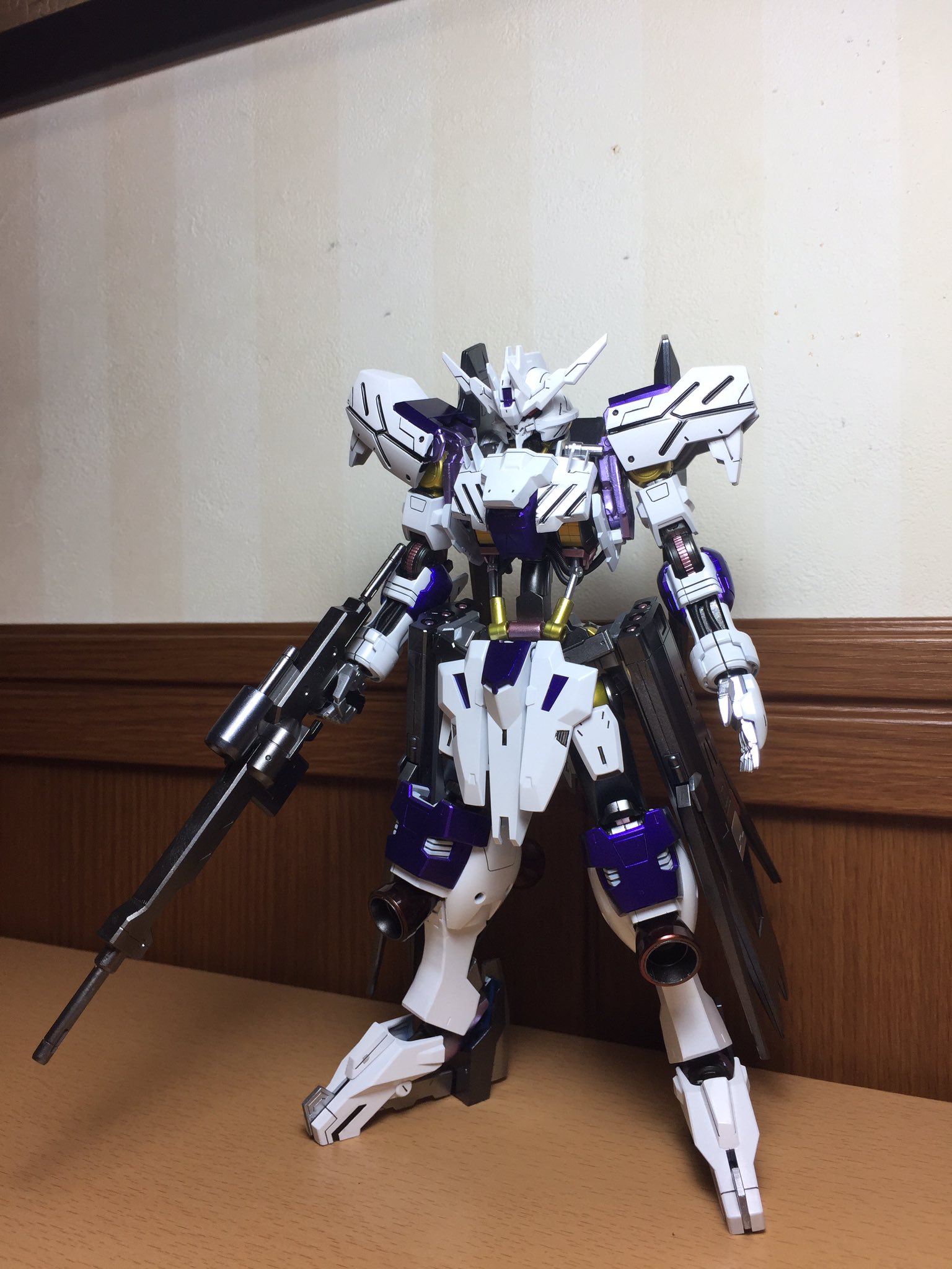 O Xrhsths プログラマー どらすぴ Sto Twitter ちまちまと 作っていた 1 100 ガンダムヴィダール 完成しました とりあえず パチリと 一枚 モチーフを残しつつ オリジナルな塗装にしてみました 鉄血のオルフェンズ ヴィダール T Co Oluvvm4ab7