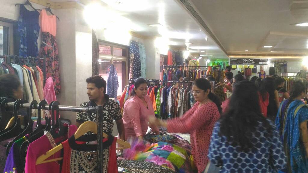 JalsaEvents's tweet image. Grand Summer Show began with a roar in the town..Grand Housie..Grand Shopping
Akshay Trithiya shopping is a big fun for all..