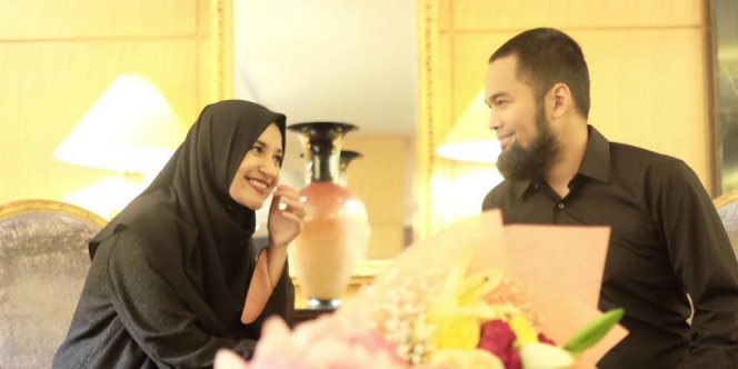 zulkabar's tweet photo. Rumah Tangga Wisnu dan Shireen Sungkar Disebut Keluarga Idaman - https://t.co/QbebZmO53S https://t.co/8yyME3N8LP https://t.co/ijGM3MzHUz