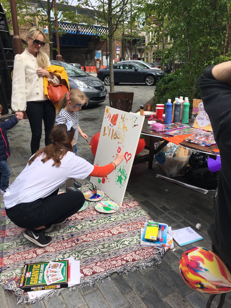 Afril's tweet photo. The #afril street food party is kicking off! Head down to @DeptfordMktYard for yummy food and face painting in aid of our foodbank https://t.co/2UD9oxBEiA