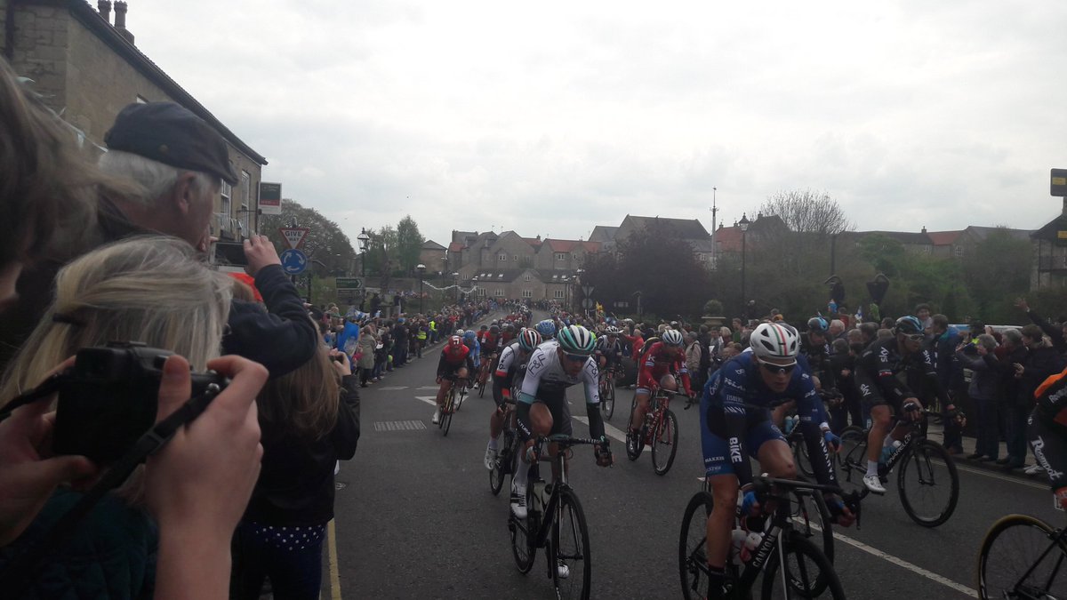 The peloton at the foot of the cote de wetherby high street#TDY