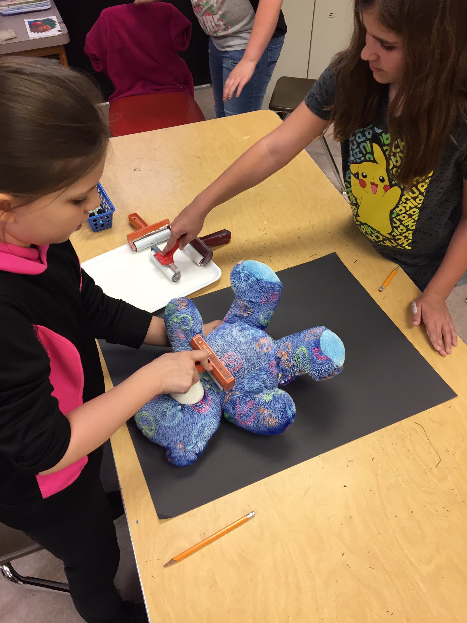 Katie Allain on Twitter "Pinewood Art Club working on collaborative