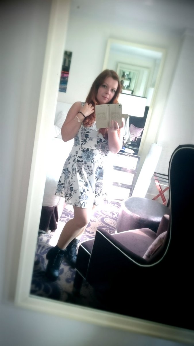 JunAkera's tweet photo. Today I wear the dress I bought yesterday 😍❤ love it 💞 #junatsuHM https://t.co/ChxB1cjqdr