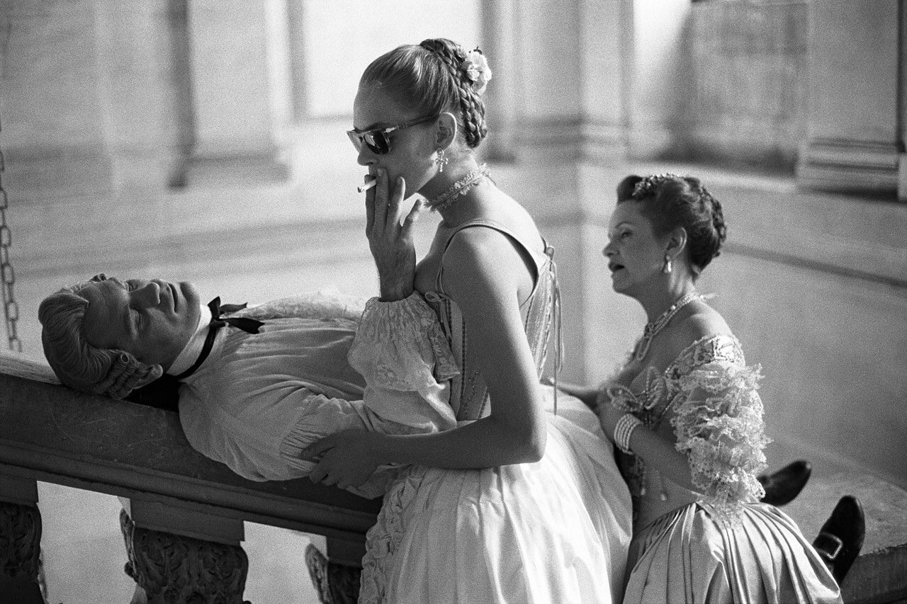 Happy birthday to Uma Thurman! This pic from the set of \Dangerous Liaisons\ (1988) makes me want to start smoking. 
