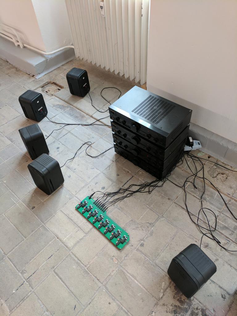 mycodino's tweet image. Die nächste Projektbox oder einfach nur Kunst? Build Code Play Music. #mycodino @galleryweekendberlin