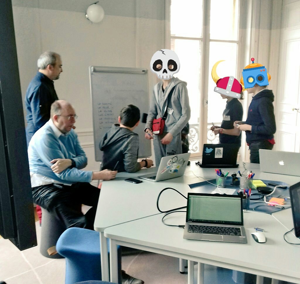 CoderDojoParis's tweet image. Les ninjas de #CoderDojoParis sont de retour cet après midi chez @TwitterFrance : Scratch, HTML, apps mobile 👊 #KidsWhoCode