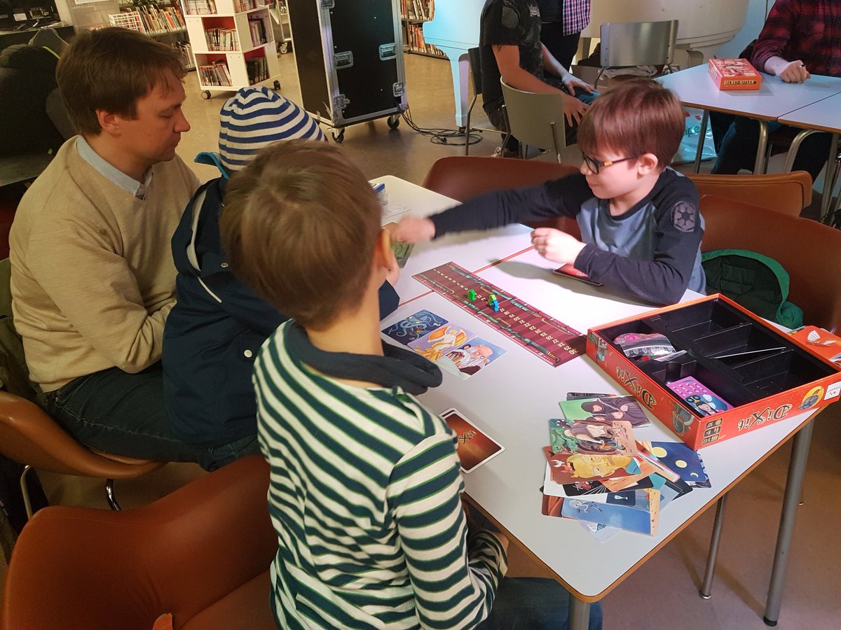 getDized's tweet image. Final round of pictures! We played Magic, Secret Hitler, Dixit and Potion Explosion #TabletopDay #getDized