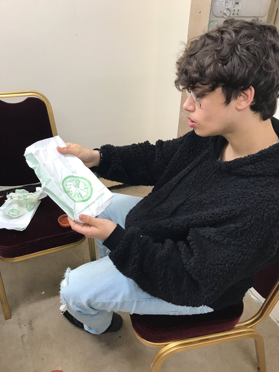 pete_legend's tweet photo. @HarrisJOfficial I can't eat this, it's not Nando's https://t.co/OFMBmkutqI
