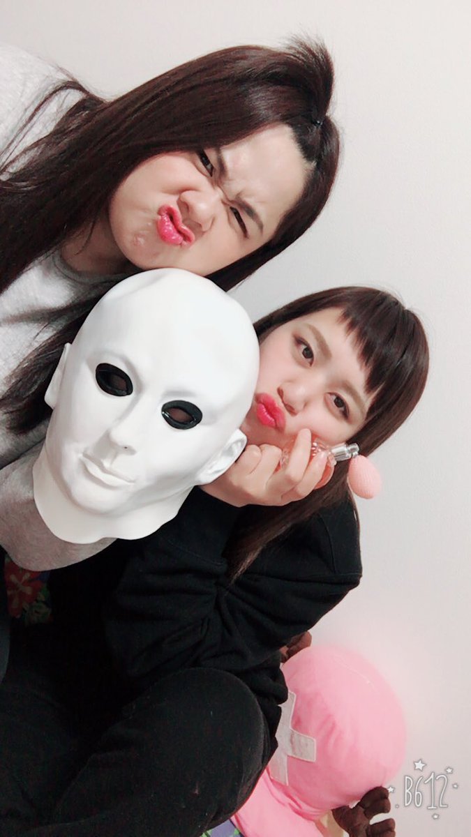 mankars_omatsu's tweet photo. 本日、
殺人犯になって家へ突撃🔪ドッキリしてきたぁぁぁん
喜んでニヤケてきしょかったけどまあよかったかな❤️
そしておまつ失態ビデオカメラを回せてなかった…載せようと思ってたのにうわぁぁぁん
とにかく誕生日おめでとう���モンちゃん🎉
2人とも成人じゃぁぁ🍺
みんな祝ったったな👍🏻 https://t.co/f7IBJrI9e6
