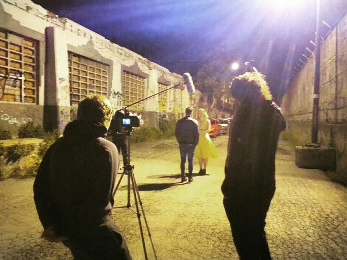 Bukatu dugu VICTORIA laburmetraia filmatzen! Mila esker parte hartu duzuen guztioi. Laister irudi eta berri gehiago!
#Laburmetraia #Euskaraz