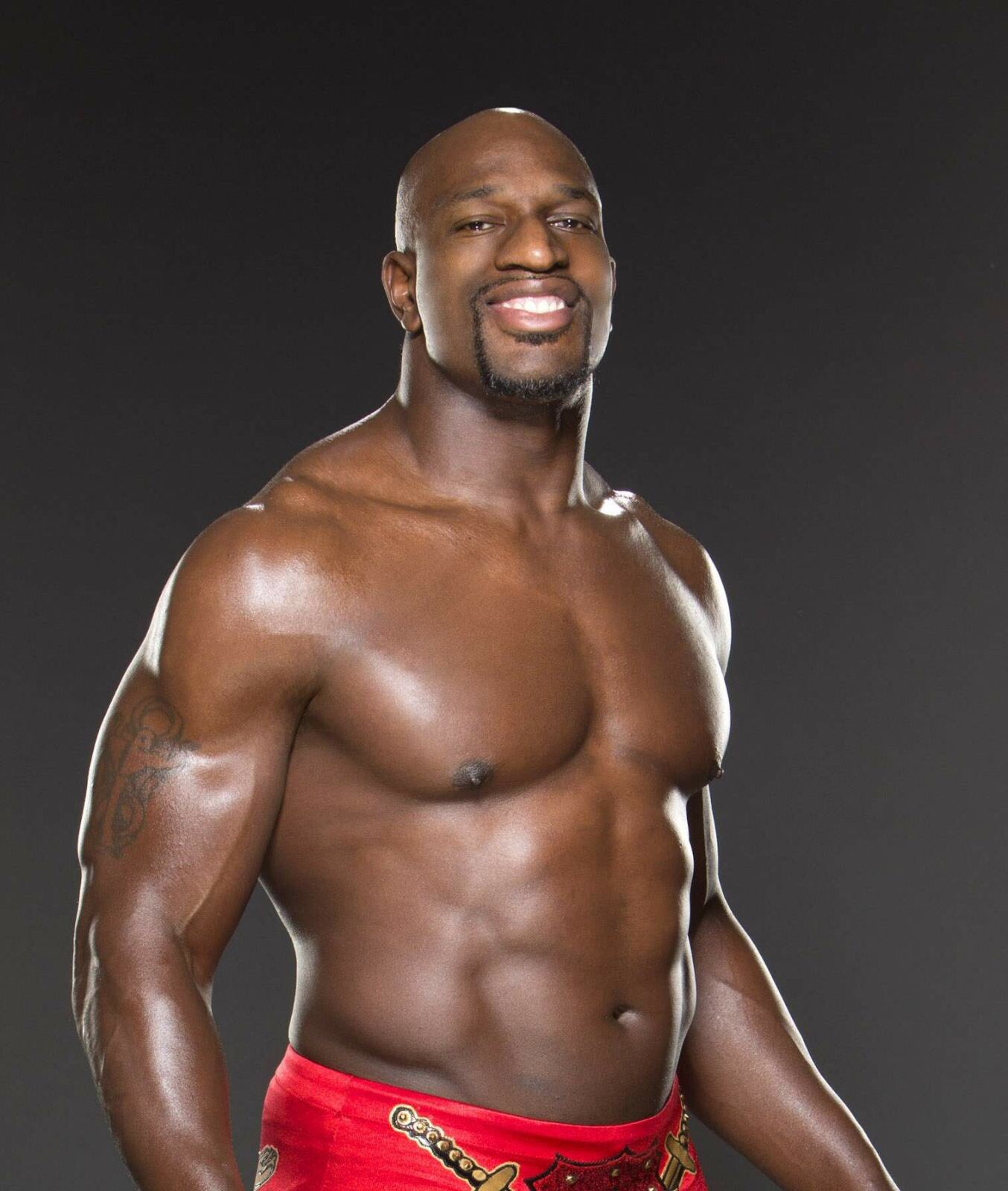 Hoy cumple 40 años el luchador Titus O\Neil 
Happy Birthday  