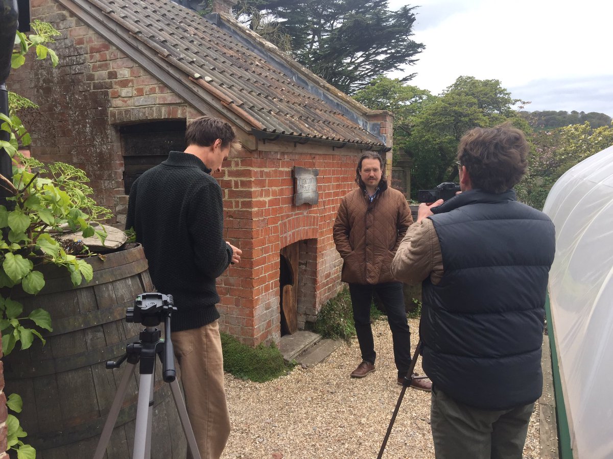 JamesGolding10's tweet image. A few pics from filming yesterday's talk on "Growing Fungus" @The_Pig_Hotel at Combe with @olliehutson85 @Alscoutts @growcycle #mushrooms
