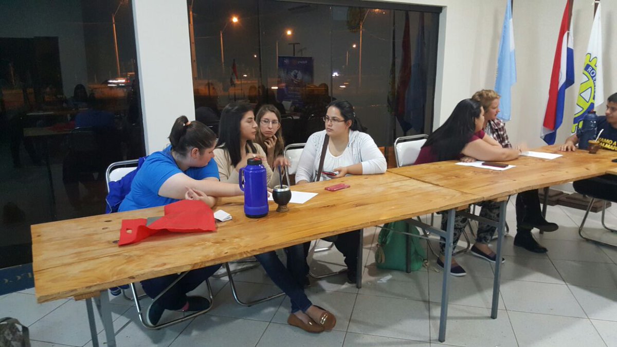 rtcenc's tweet image. Los muchachos aprendiendo a elaborar proyectos comunitarios. Gracias @dalilaregine por la charla 👌👏