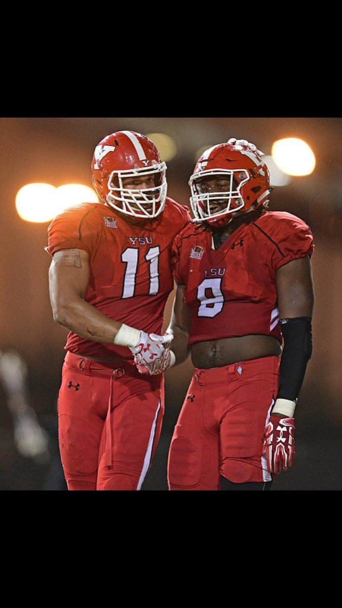 So proud of these two!Great players and more importantly people! <a href="/D_Rivers11/">Derek Rivers</a> to the Patriots and Avery Moss to the Giants! <a href="/YoungstownStFB/">YSU Football (Archived) - now @ysufootball</a>