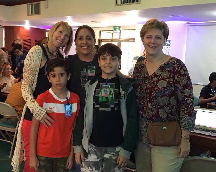 spaceappsmga's tweet image. Moms, children and US Ambassador at NASA Space Apps Challenge in Managua! #spaceapps @NicaraguaTI @AmChamNicaragua
