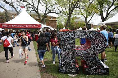 njdotcom's tweet image. Rutgers Day festivities draw more than 100K on near-perfect spring Saturday (PHOTOS) dlvr.it/P1YmQ4