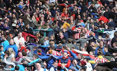 MUFCScoop's tweet image. SAF: "Those Sunderland fans that cheered for City, remember the day'. We won't forget that, I'm telling you."

Enjoy Championship!

#MUFC