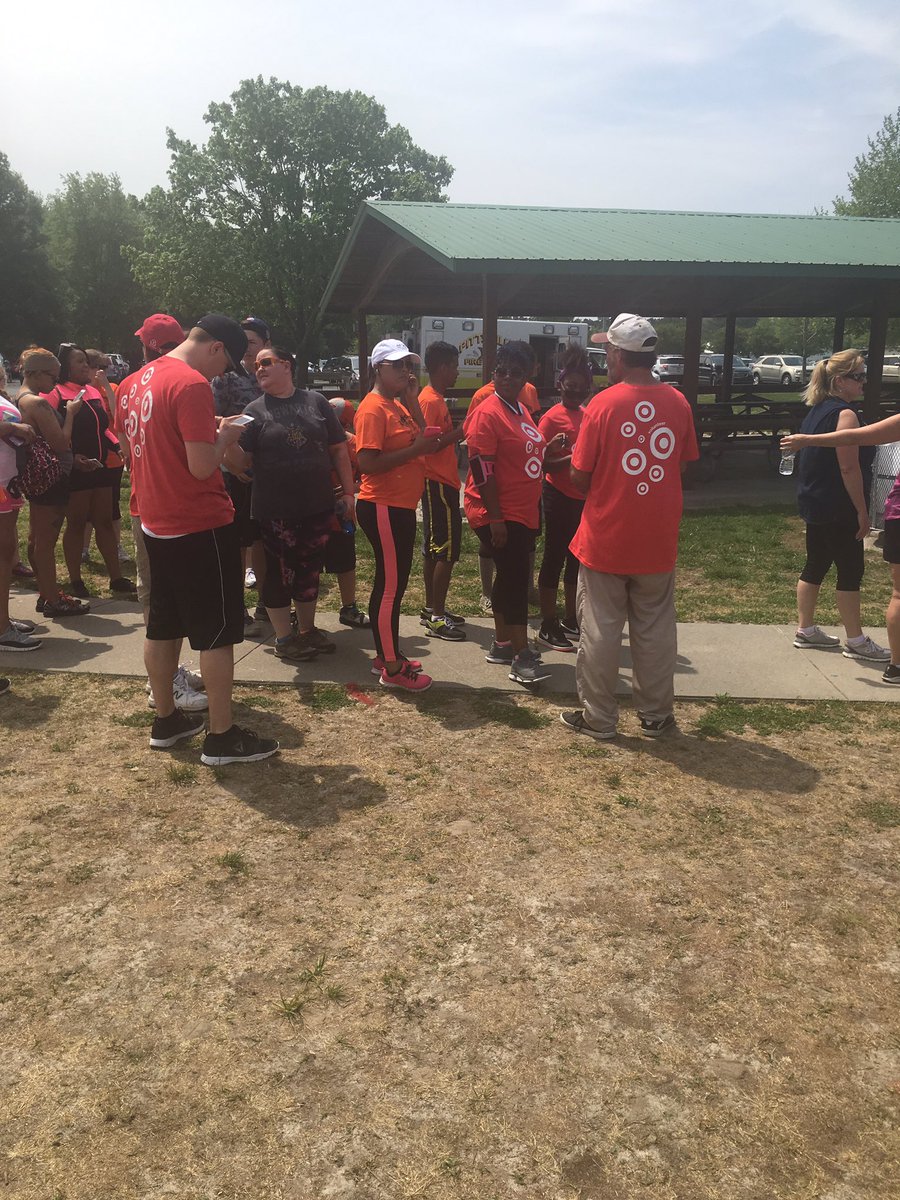 Cindyelder7's tweet photo. The start of the ALS walk!  #worksomewhereyoulove https://t.co/Dlaoz9gUNT