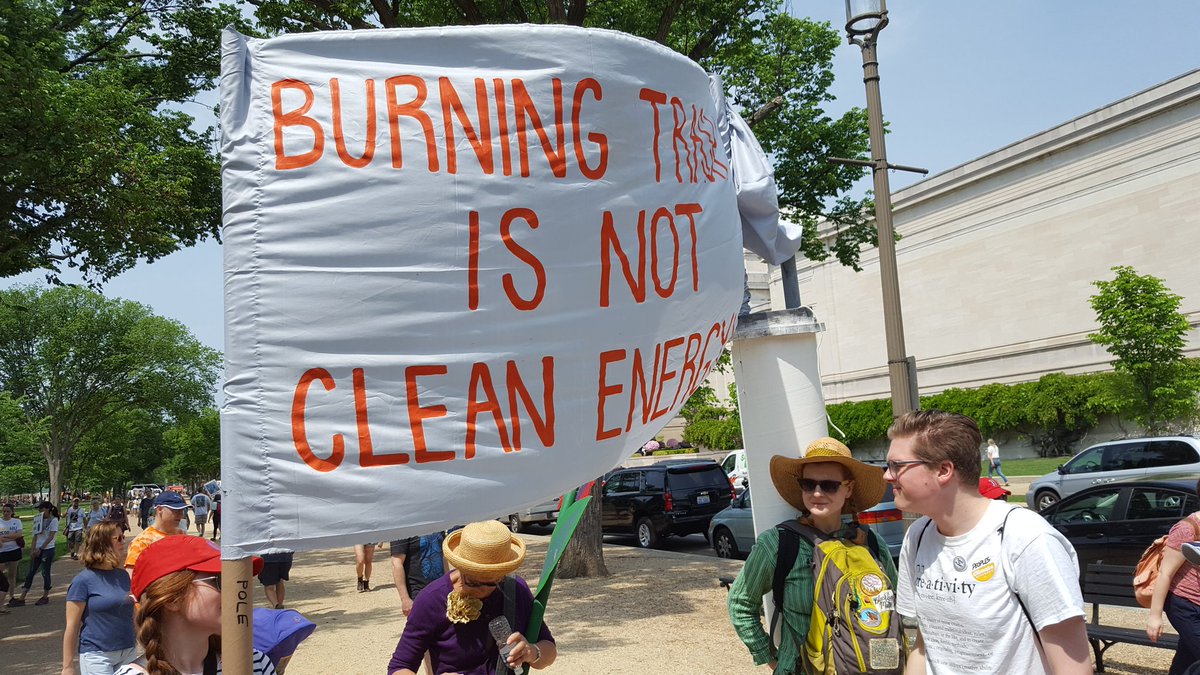 monicazerowaste's tweet image. #Baltimore incinerator reveals truth at #ClimateMarch: "burning trash is not clean energy"