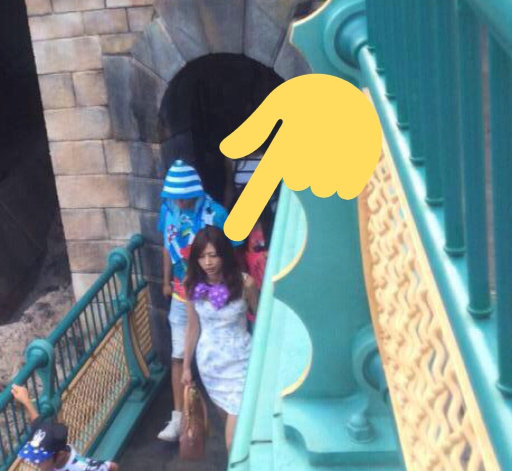 ジャニーズ情報垢 Twitterissa こちらが小瀧望 の家族ディズニーでの遭遇の写真になります 遠いですが他の写真にも写っておりますのでこちらがお姉さん本人です 小瀧望 ジャニーズwest ジャニーズ情報垢 Twitterissa こちらが小瀧望 の家族ディズニーでの遭遇の写真になります 遠いですが他の写真にも写っておりますのでこちらがお姉さん本人です 小瀧望 ジャニーズwest