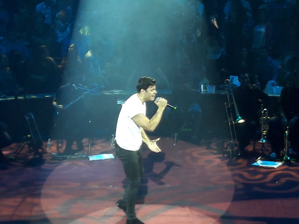 _elisanchez's tweet photo. Sin voz pero con el ❤ lleno de amor gracias a ti @_CarlosRivera fue una noche magica e inolvidable, sólo tu mi fascinación😍😍😍#soyriverista ❤ https://t.co/UmEvChElU2