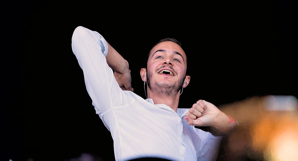 Happy birthday, Tom Smith!
¡Feliz cumpleaños, Tom Smith!
 